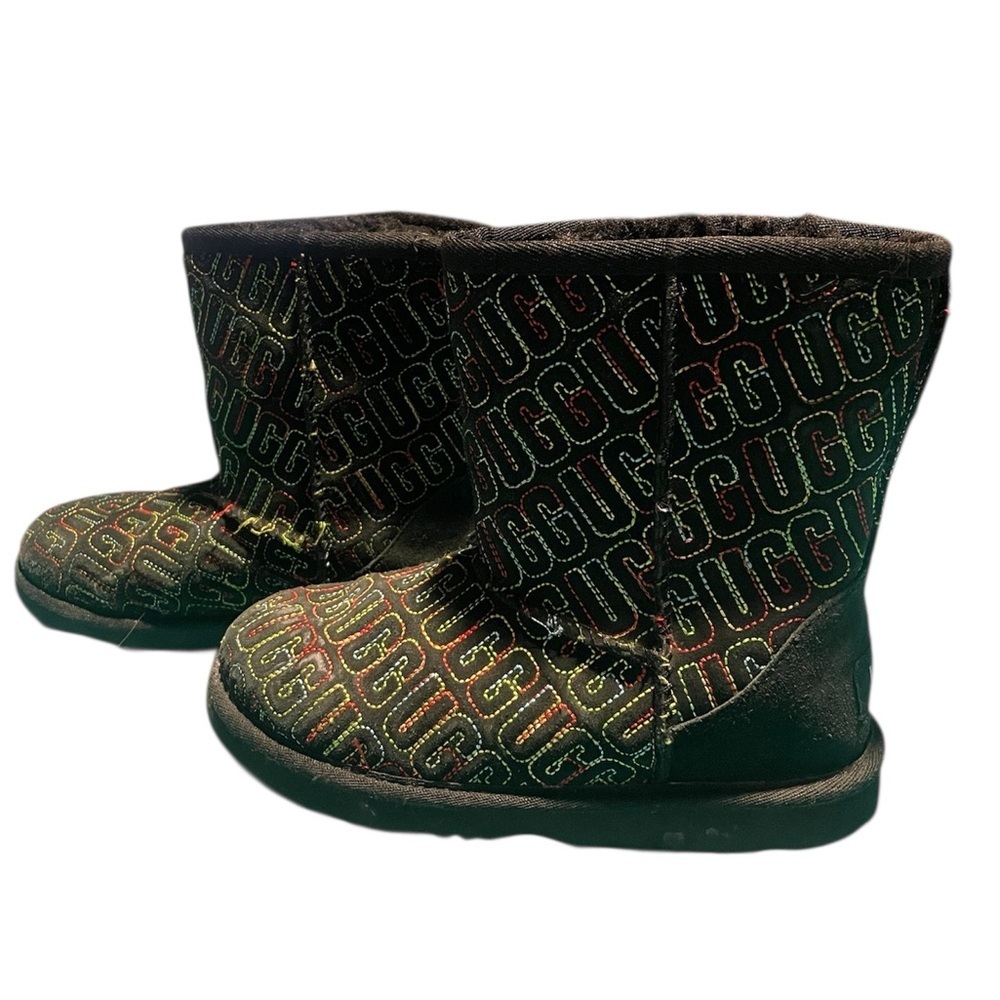 UGG Classic II Graphic Stitch Boot - Picture 2 of 6